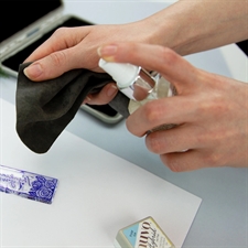 Nuvo Stamp Cleaning Cloth