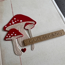 Simple and Basic Die - Mushrooms